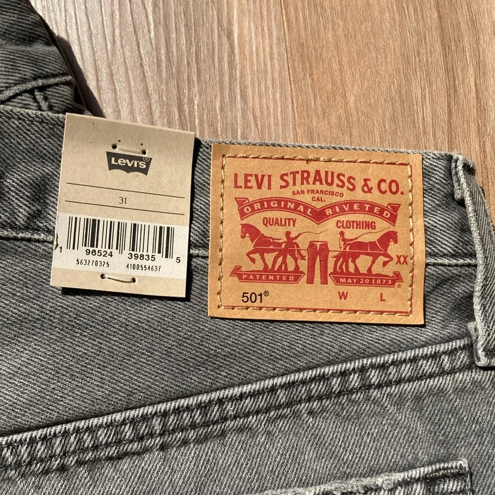 Levi’s distressed high rise 501 jean cotton denim short cutoff vibe 31 - Picture 9 of 17